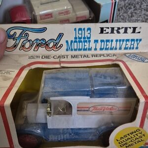 Ford 1913 Model T Delivery Truck Toy - Blue and White